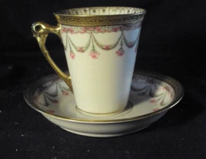 Royal Bayreuth Tasse und Untertasse Schokoladenset floral signiert - Bild 1 von 4