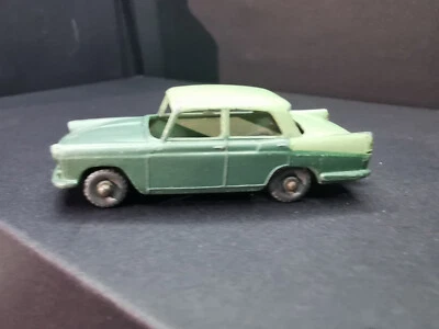 Matchbox Lesney  29b Austin Cambridge Light Green Over Green Metallic, Silver - Immagine 1 di 4