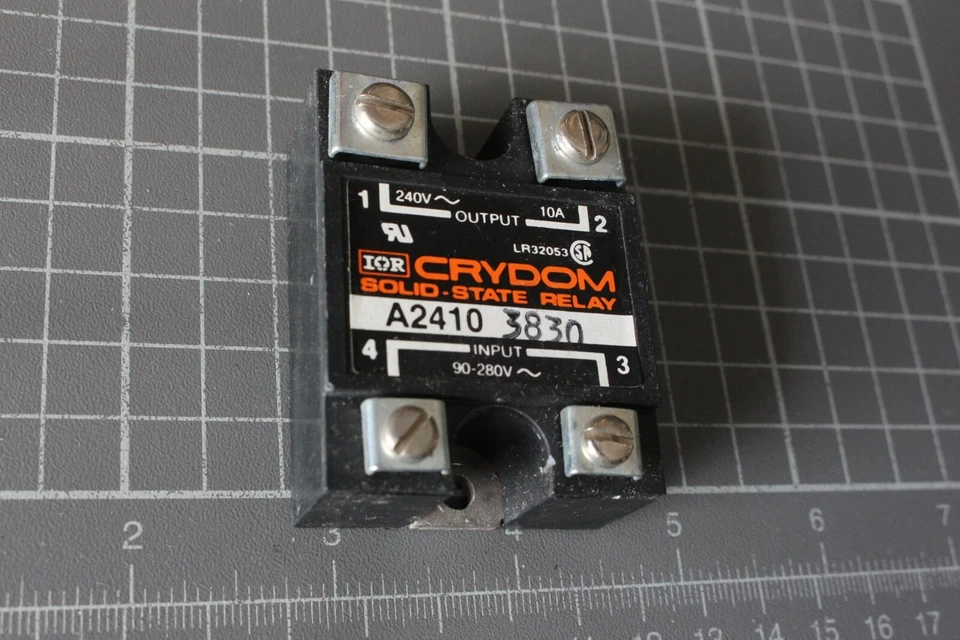 5 Stk Elektronisches Lastrelais CRYDOM A2410 Anst.90-280VAC Last 240VAC 10Amp - Bild 1 von 1