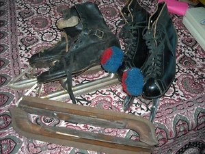 vintage ice skates,Dutch, Johnsons, McPhersons 3 pairs collection winter decor - Picture 1 of 17