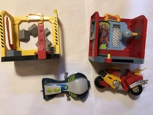 X-MEN WOLVERINE MARVEL CAVE PLAY SET Cyclops Danger Room/Wolverine Motorcycle - Picture 1 of 8