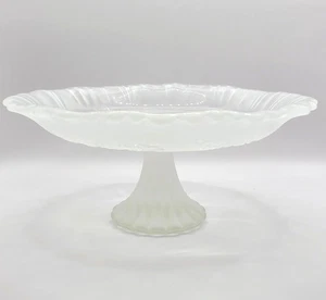 Mikasa Crystal Winter Christmas Holiday Scene Cake Pastry Stand 8.5" Diameter - Picture 1 of 10