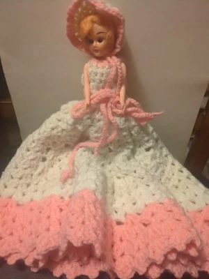 MCM Vintage Decorativo Hecho a Mano Crochet Muñeca Papel Higiénico Cubierta Retro Abuela Foto 1 de 4