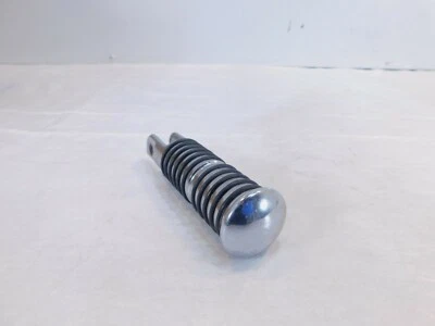 Reposapiés Victory Standard & Classic V92 Cruiser clavija de pasajero trasero derecho estribo Foto 1 de 4