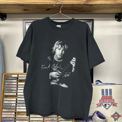 Vintage Y2K Anvil Kurt Cobain Guitar Portrait Signature T shirt Black XL 32 - Image 1 of 4