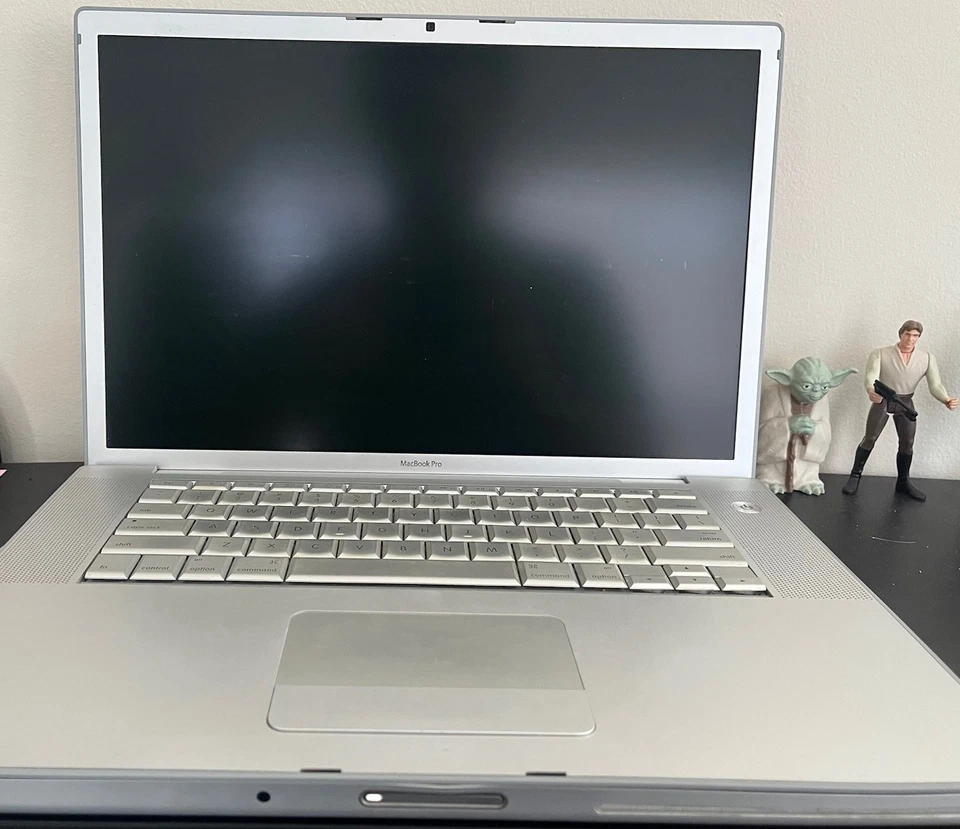 Apple MacBook Pro A1260 (2008) 15" Silver/Intel Core 2 Duo 2.4 GHz - FOR PARTS - Image 1 of 4