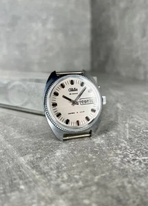 Slava 2428 USSR Soviet mechanical men's wristwatch day date indicator 26 Jewels - Picture 1 of 16