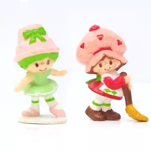 Strawberryland Miniatures Strawberry Shortcake Sweeping Broom & Lime Chiffon PVC - Picture 1 of 7