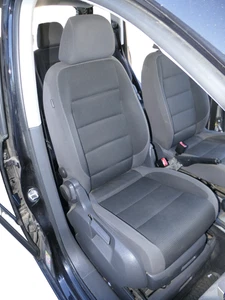 VW Caddy 2K Sitz vorne rechts Beifahrersitz klappbar mit Kopfstütze Tisch - Bild 1 von 5