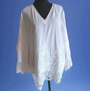 Chicos White Tunic Pullover V-Neck Bell Sleeve Cutwork Lace Cotton Top Sz 2 EUC - Picture 1 of 8