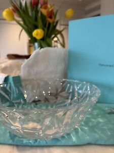 Bol en verre coupé 9 pouces signé Tiffany & Co Crystal Rock sac et boîte de rangement bleu