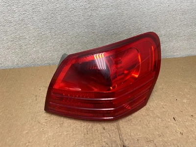 Luz trasera lateral derecha Nissan Rogue 2008 a 2015 pasajero OEM V3104 DW Foto 1 de 4