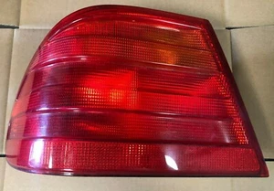 Mercedes W210 E-Klasse (1996) N/S Bremsleuchte A2109200164 - Bild 1 von 3