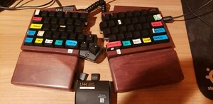UHK 60 key Ultimate Hacking Keyboard v1 with Palm Rest & Key Cluster Module - Picture 1 of 4
