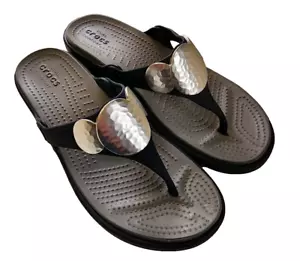 CROCS Sanrah Womens 7 Blue Silver Hammered Circle 3 Rings Wedge Sandals - Picture 1 of 5