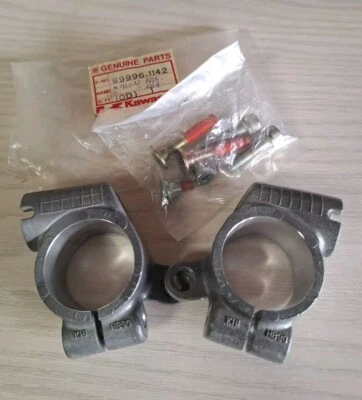 E8. Soporte manillar derecho + izquierdo Kawasaki ZXR 750 ZX 750 H 99996-1142 Foto 1 de 4