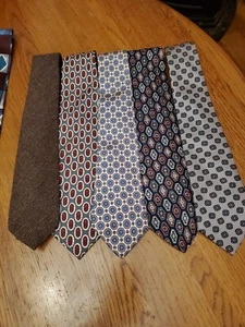 Vintage Neck Tie Lot of 5 Van Heusen, Pierre Cardin, Gentlemens Club, & Wembley - Picture 1 of 18