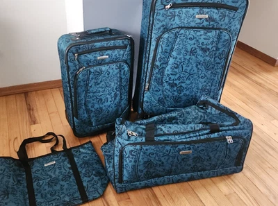 Juego de 4 piezas de equipaje American Tourister Family Spin 2.0 verde azulado Riverbend Foto 1 de 4