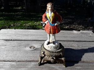Antiguo Victoriano Colonial Francés (?) Figura de porcelana hombre sobre base de latón - Imagen 1 de 10