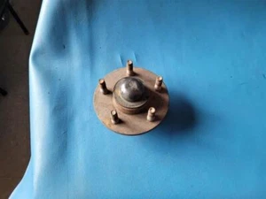 92 93 94 CROWN VICTORIA HUB FRONT W/ABS 121386 - Foto 1 di 2
