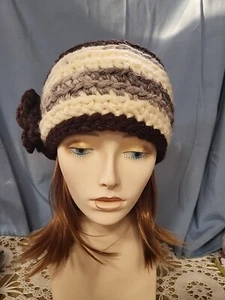 Handgehäkeltes Ohrwärmer Stirnband im Vintage Look mit Vintage Knöpfen - Bild 1 von 7