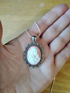 Collana Maria Madonna e Bambino rosa bianco cammeo catenina argento sterling 925 - Foto 1 di 2