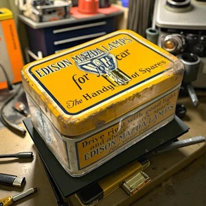 VINTAGE EDISON MAZDA LAMPEN METALL LITHO BOX MIT GLÜHBIRNEN NICHT ORIGINAL - Bild 1 von 10