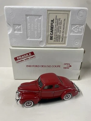 Franklin Danbury Como Nuevo 1940 Ford Deluxe Cupé Rojo Diecast Modelo Coche IOB LEER Foto 1 de 4