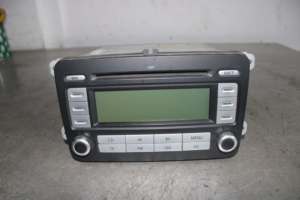 VW Passat B6 Variant 2,0 TDI 103 kW Radio mit Code 1K0035186AD - Bild 1 von 4