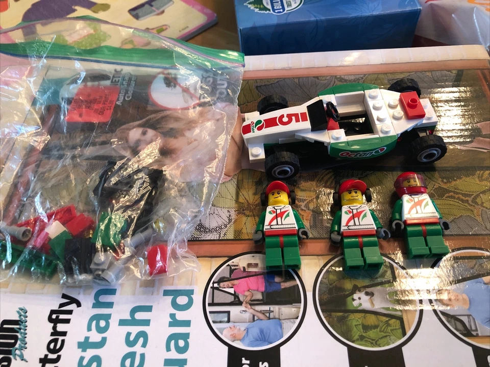 LEGO Octan Race Car Driver Minifigure Town City cty0389 Sets 60025 60053 Lot - Image 1 of 4