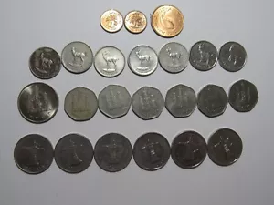 Lot of 23 Different United Arab Emirates Coins - 1973 to 2017 - Circulated - Picture 1 of 2