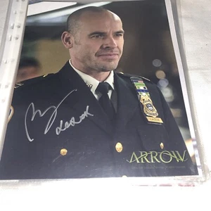 PAUL BLACKTHORNE SIGNED ARROW / DETECTIVE QUENTIN LANCE AUTOGRAPHED - Picture 1 of 2