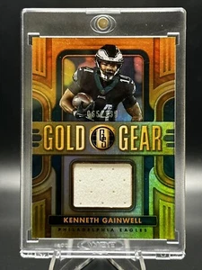 Parche Panini Gold Standard 2023 #GG-KG Kenneth Gainwell Gold Gear #065/299 - Imagen 1 de 5