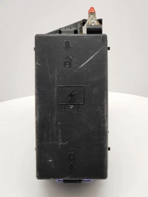 13712251 2008-2011 Cadillac DTS Fuse Box - Image 1 of 4