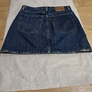 Falda vaquera cintura alta con cremallera envejecida LEVI'S talla 26 usada en excelente estado - Imagen 1 de 17