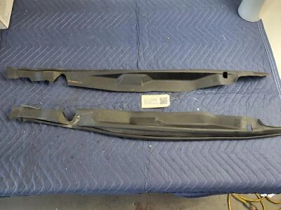 Sello protector guardabarros delantero izquierdo y derecho usado OEM 2018 LEXUS IS300 3,5 L 19-21 Foto 1 de 4