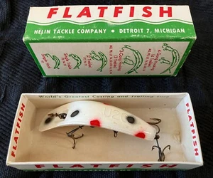 Vintage Helin's U 20 Flatfish Lure - White with Red & Black Dots - Gang Hooks - Picture 1 of 3