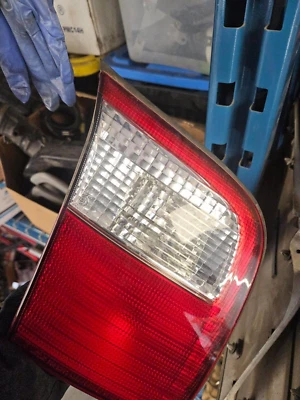 2000 2001  Subaru Forester JDM Left Rear inner taillights SF5 chassis tail light Foto 1 de 4