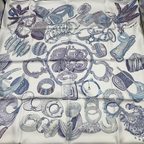 HERMÈS Autentica sciarpa HERMES seta 100% Carre 90 bracciali de Lumiere con scatola mai usata