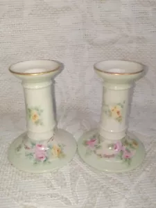 2 antichi bastoncini di candela LIMOGES Francia porcellana dorata floreale dipinti a mano 6”H - Foto 1 di 4