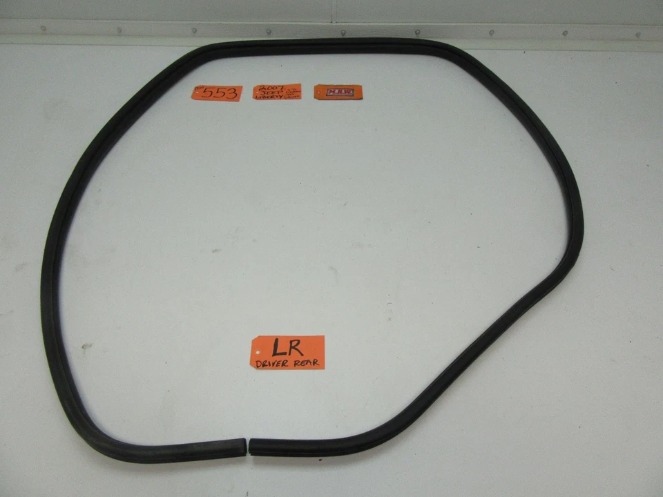 PANEL DE PUERTA SELLO DE GOMA CUERPO TIRA METEOROLÓGICA CONDUCTOR TRASERO IZQUIERDO 02-07 JEEP LIBERTY Foto 1 de 1
