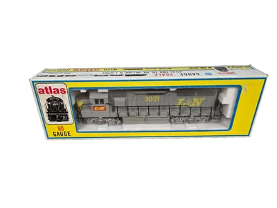 BK   Atlas 7035 GP40  Diesel Locomotive L&N  # 7035 New in Pkg HO Scale - Image 1 of 4
