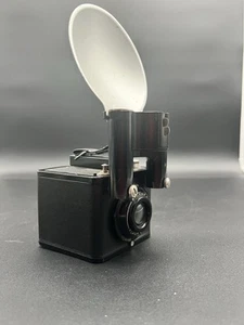 Cámara Kodak Brownie FLASH SIX-20 de colección de 1940 con accesorio de flash sin probar - Imagen 1 de 4