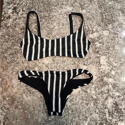 Conjunto de bikini de cintura alta Tory Praver talla XS | Traje de baño a rayas blanco negro 2 piezas Foto 1 de 4