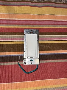 LUTRON HOMEWORKS HRD-10ND RF (MIT NEUTRAL) 1000 WATT DIMMER - Bild 1 von 3