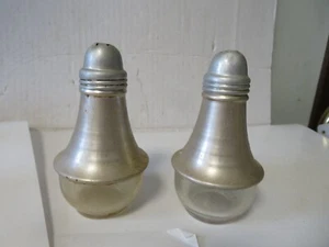 Vtg. 4” Mid-Century Modern Atomic Style Glass & Aluminum Salt & Pepper Shakers - Picture 1 of 4