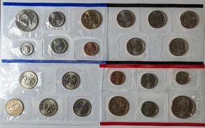 2004 P and D Uncirculated Mint Set - Picture 1 of 4