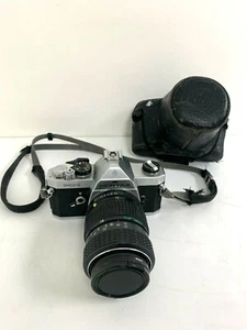Pentax Vintage Camera With Case - Picture 1 of 5