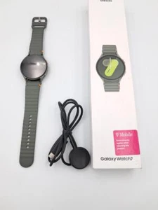 Samsung SM-L315U Galaxy Watch7 Green Wi-Fi + 4G LTE 44mm Smart Watch - Photo 1 sur 8
