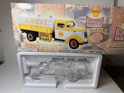 First Gear 1937 Chevrolet Tanker Truck Shell #2 Time Honored 1:32 19-2821 NEW - Image 1 of 4